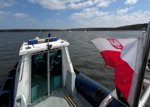 Policyjni „wodniacy” czuwali nad bezpieczeństwem uczestników VI Pucharu Bydgoskiego Klubu Żeglarskiego
