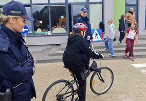 Egzamin na kartę rowerową pod okiem policjantów z Białych Błot