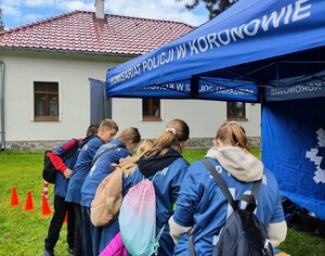 Dzieci podczas wykonywania zadania.