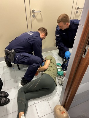 Policjanci podczas zawodów.