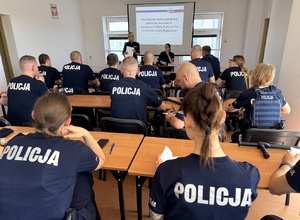 Kursanci ze Szkoły Policji w Pile patrolują ulice Bydgoszczy