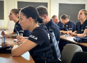 Kursanci ze Szkoły Policji w Pile patrolują ulice Bydgoszczy