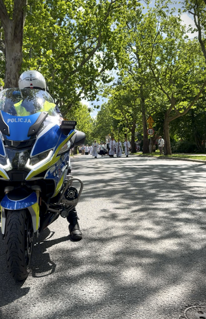 Bydgoscy policjanci czuwali nad bezpiecznym przebiegiem procesji Bożego Ciała