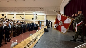 Komendanci podczas uroczystości rozpoczęcia roku szkolnego.