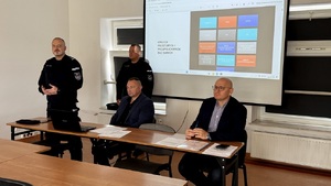 Policjanci podczas szkolenia.
