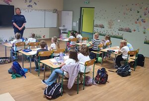 Policjantka z bydgoskiego Błonia spotkała się z uczniami Szkoły Podstawowej nr 64